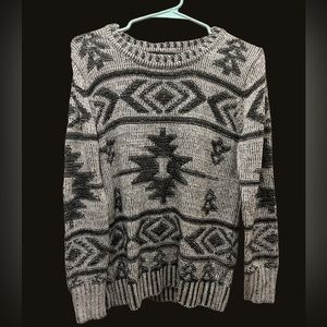 Forever 21 Gray/Black Aztec Print Sweater Size S/M.